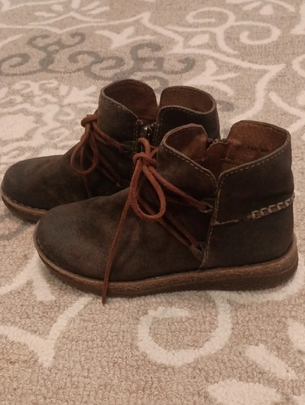 Born Cayln Lace Up Ankle Boots With Side Zippers 6.5